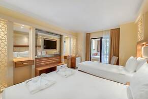 Oz Hotels İncekum Beach Resort