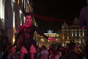 Oz Hotels Side Premium