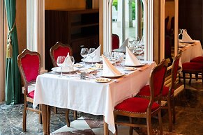 Oz Hotels Side Premium