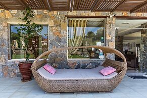 Dias Luxury Studios & Apartments