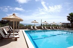 Dias Luxury Studios & Apartments