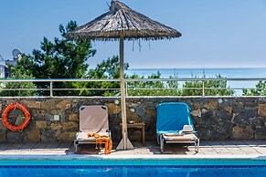 Dias Luxury Studios & Apartments