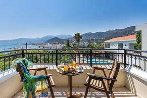 Dias Luxury Studios & Apartments