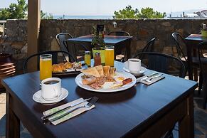 Dias Luxury Studios & Apartments