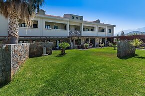 Dias Luxury Studios & Apartments