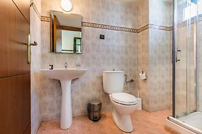 Dias Luxury Studios & Apartments