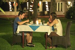 Catamaran Beach Hotel