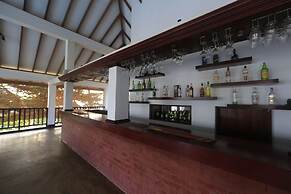 Catamaran Beach Hotel