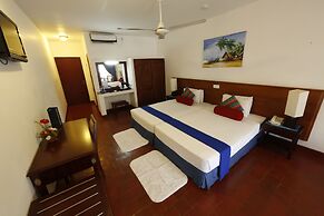 Catamaran Beach Hotel