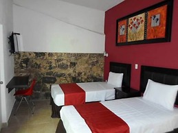 Hotel Montroi City