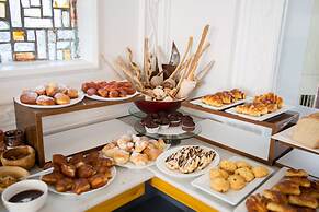 Golden Tulip Dar Es Salaam City Center Hotel