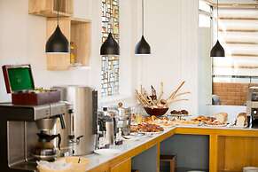 Golden Tulip Dar Es Salaam City Center Hotel