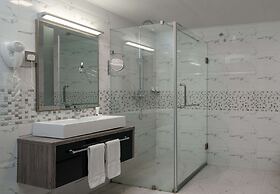 Golden Tulip Dar Es Salaam City Center Hotel