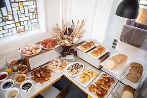 Golden Tulip Dar Es Salaam City Center Hotel