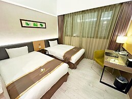 Tsun Huang Hotel