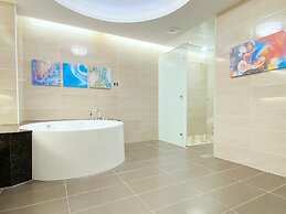 Tsun Huang Hotel