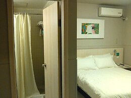 Jinjiang Inn Dezhou Train Station