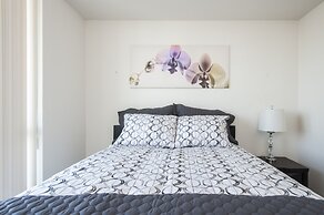 Velvet Stays – CN Tower and Convention Center