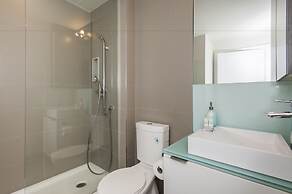 Velvet Stays – CN Tower and Convention Center