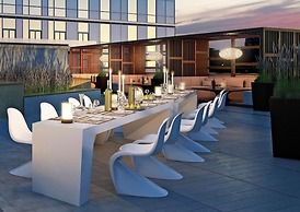 Velvet Stays – CN Tower and Convention Center