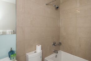 Velvet Stays – CN Tower and Convention Center