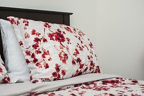 Velvet Stays – CN Tower and Convention Center