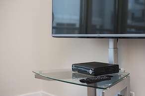 Velvet Stays – CN Tower and Convention Center