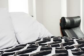 Velvet Stays – CN Tower and Convention Center