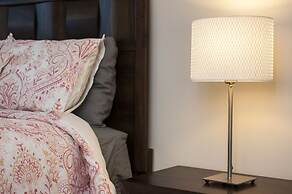 Velvet Stays – CN Tower and Convention Center