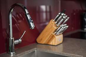 Velvet Stays – CN Tower and Convention Center