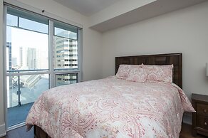 Velvet Stays – CN Tower and Convention Center