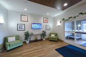 Holiday Inn Express & Suites Jamestown by IHG