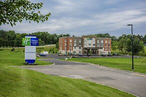 Holiday Inn Express & Suites Jamestown by IHG