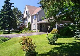 Stratford Suburban Motel