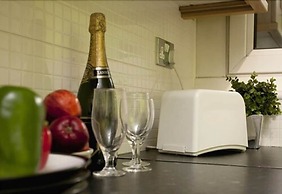 Victoria Centre Apartments & Annexe