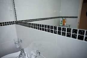 Victoria Centre Apartments & Annexe