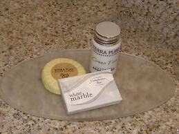 The River's Edge Motel Lodge & Resort