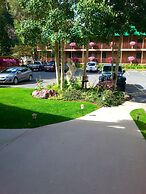 The River's Edge Motel Lodge & Resort