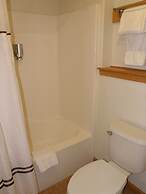 The River's Edge Motel Lodge & Resort