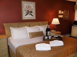 The River's Edge Motel Lodge & Resort