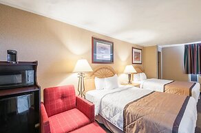 Rodeway Inn & Suites - Charles Town, WV