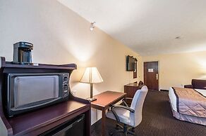 Rodeway Inn & Suites - Charles Town, WV