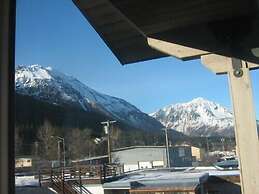 Murphy's Alaskan Inn