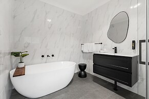 Montblu at Echo Point