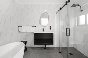 Montblu at Echo Point