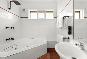 Montblu at Echo Point