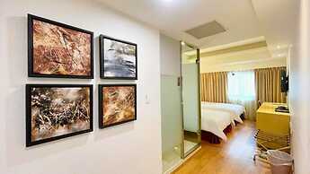 Delton Hotel