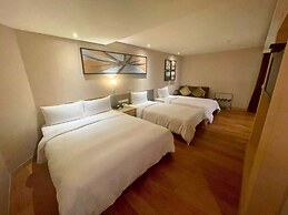 Delton Hotel