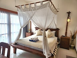 The Calmtree Bungalows