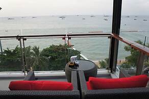 Serenotel Pattaya Beach Front